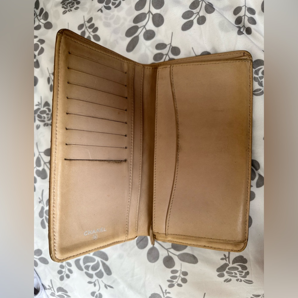 Chanel Wallet - Picture 7 of 8